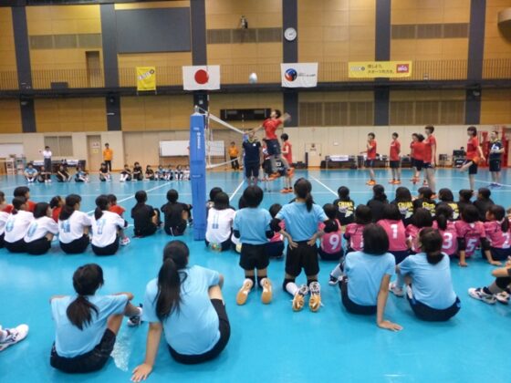 全日本女子チーム・火の鳥NIPPON指導のもと、ミズノバレーボールクリニックを開催！