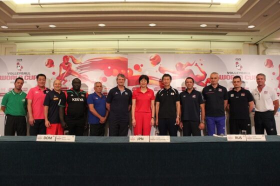出場全12チームの監督が最終第3ラウンドに向けて意気込み FIVBワールドカップ2015女子大会