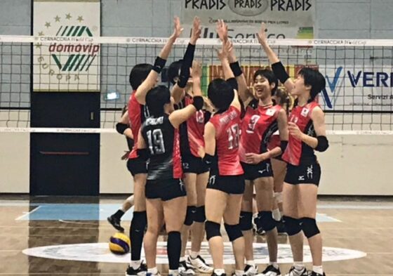 女子U18日本代表、連戦制し決勝進出　コルナッキアW杯
